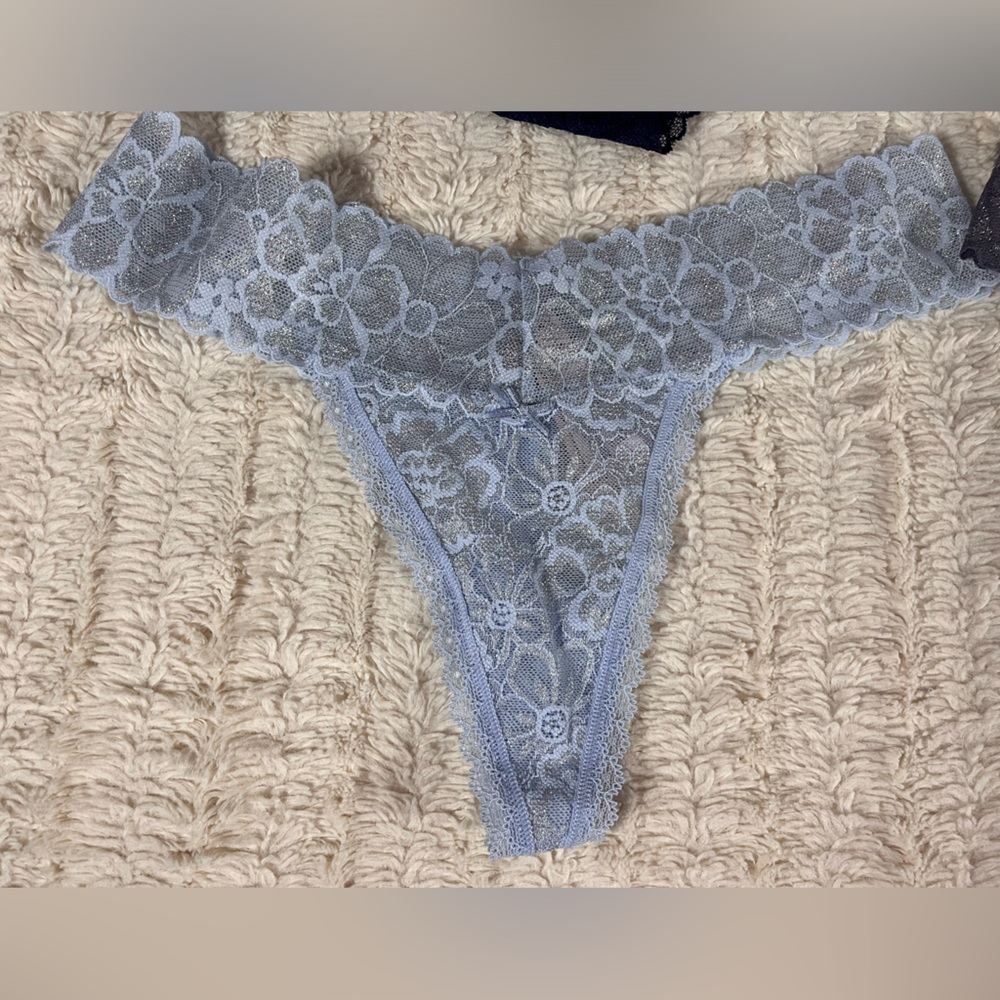 Victoria’s Secret Set of 4 Thong Panties Shades of Blue Size Large NEW - Picture 3 of 8